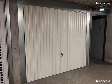 garage fermé et sécurisé  craponne centre