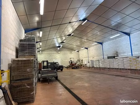 bâtiment de stockage 384 m2