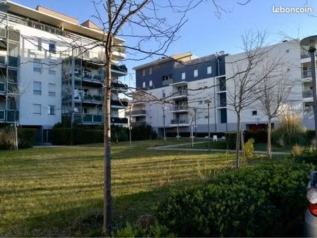 t2  terrasse  2 parkings  vue mer