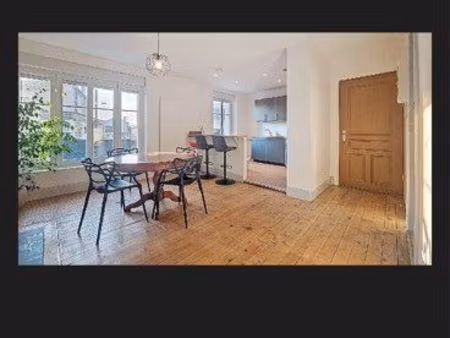 f4 lumineux et renové quartier luton dans maison