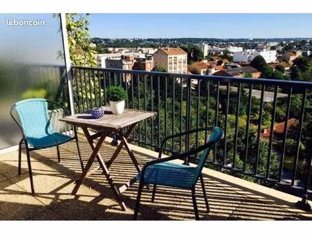 location studio avec grande terrasse à champigny centre ville