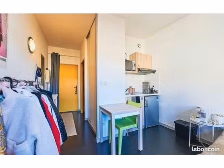 studio 1 pièce 18 m²