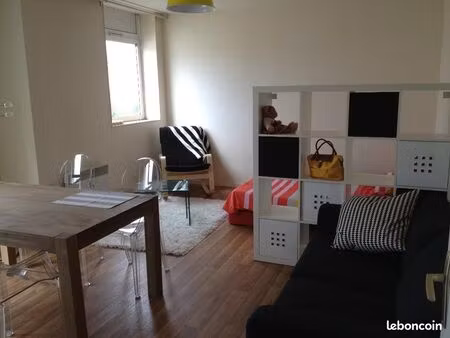 studio 1 pièce 30 m²