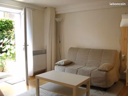 studio 1 pièce 28 m²