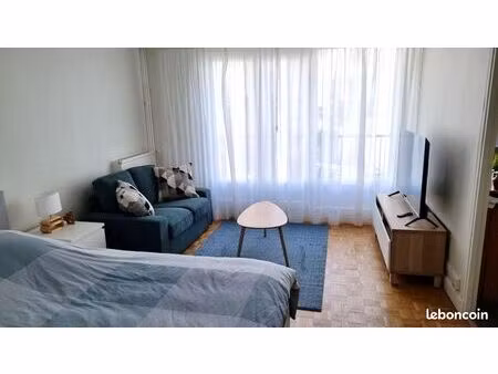 studio 1 pièce 28 m²