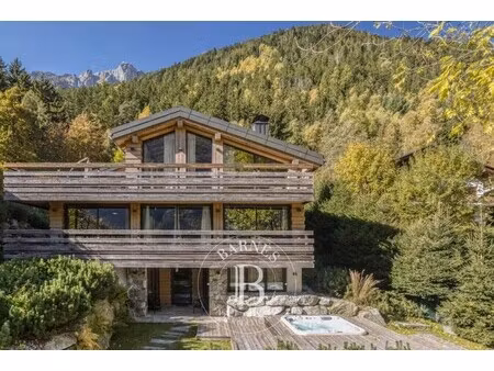 chalet de luxe à vendre dans le quartier les bossons les moussoux