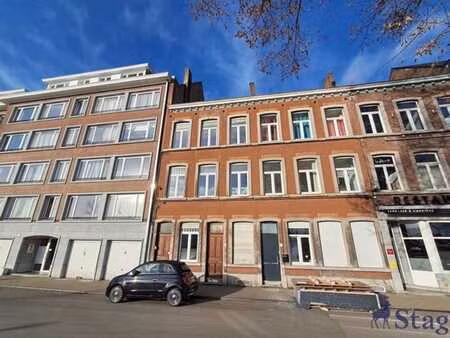 studio entièrement rénové avec cuisine commune