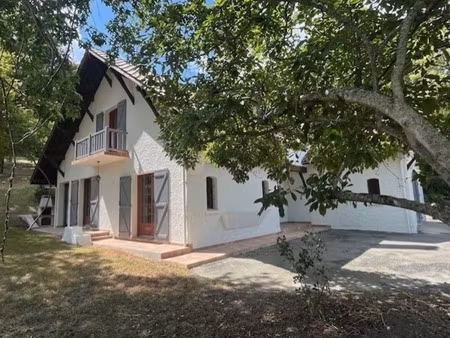 plaisance du gers(32) : elegante maison d'architecte 185m2  sans travaux  6.900m2 de terra