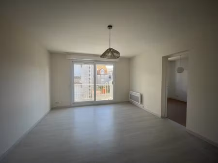 appartement 2 chambres  balcon  garage