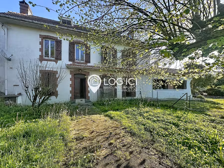 maison divisée en 2 logements indépendants au coeur de juil
