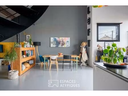 loft contemporain avec piscine intérieure et terrasses