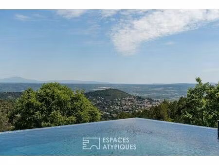 maison d'architecte en position dominante  panorama exceptionnel et nature préservée