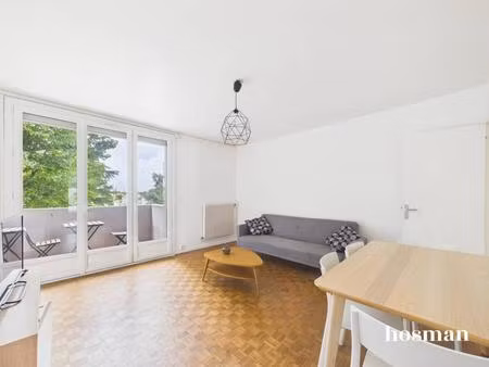 appartement 5 pièces de 83 m² avec double balcon et parking - avenue léon blum  pessac