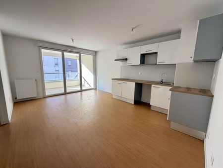 t2 récent avec balcon   résidence de standing toulouse hers