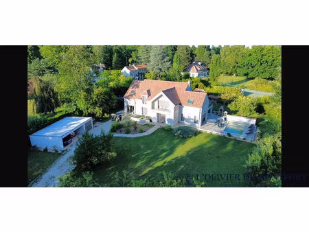 maison contemporaine de 9 pièce(s) 295 m²