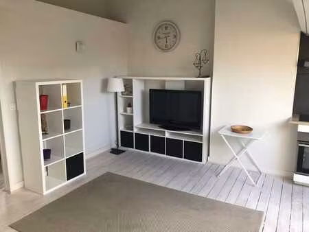 appartement meublé et charges comprises à louer