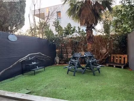 à vendre studio avec jardin et garage