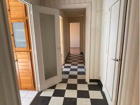 beau t4 proche viarme 88m² / lumineux traversant sud ouest / 2 sdb + 1 esp. bureau ou dres
