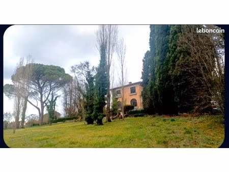 propriété art déco sur 3 hectares
