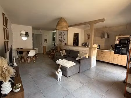 maison de village avec terrasse et garage