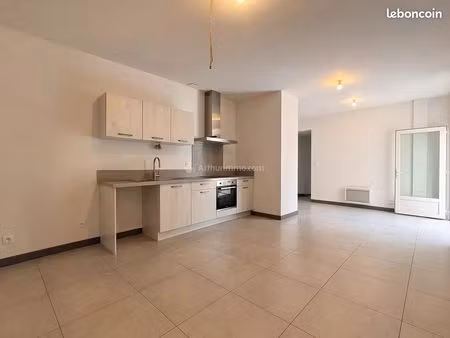 appartement 3 pièces 64 m²