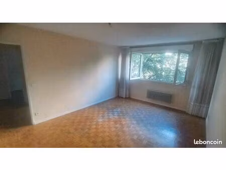 t2 de 49 m² - villeurbanne - métro république