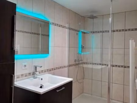 590 euros charmant t3 independant avec cour 83m2 dpe d hyper centre ville