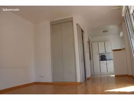 studio 29m² + petit balcon centre ville dispo fin mai