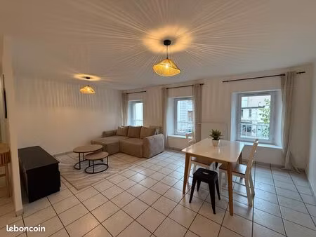 très grand t2 refait à neuf - hyper centre
