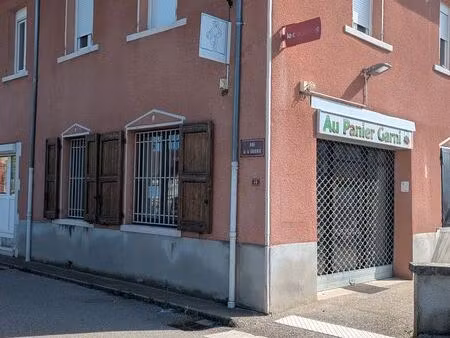 location local commercial