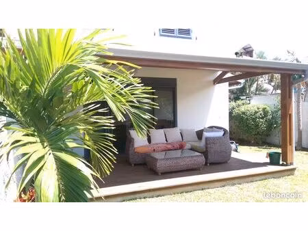 appt t4 avec jardin  etang-salé les bains