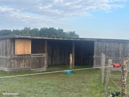 à louer pour chevaux plusieurs prés