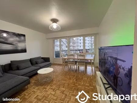 chambre 1 pièce 9 m²
