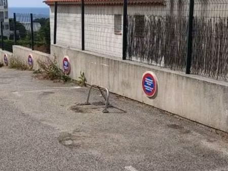 parking extérieur