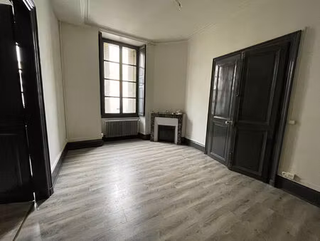 bureaux idéalement situés pour professions libérales!