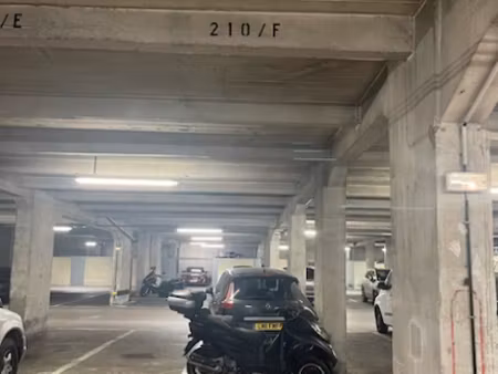 location parking 15 m² à paris 16ème (75016)  230 €