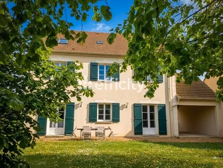 maison 9 pièces - 205 m²
