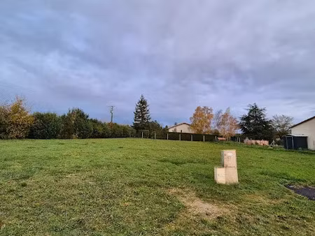 vente terrain 877 m² à courcôme (16240)  8 000 €