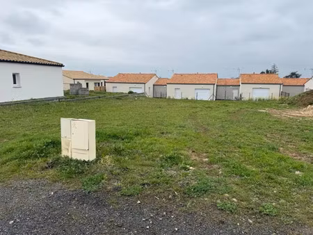 vente terrain 505 m² à benet (85490)  36 300 €
