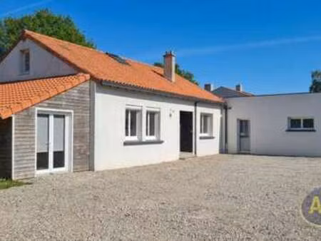vente maison à montaigu (85600) : à vendre / 140m² montaigu