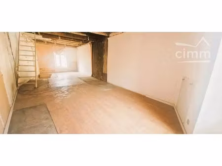 1 plateau d'habitation duplex 37m2 à rénover – centre-ville la tour-du-pin
