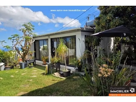 appartement t4 et dépendance de 105 m² - bois de néfles