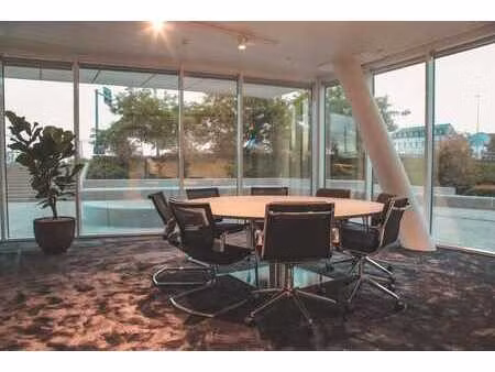 60 m² full service kantoren naast de r40 en station dampo...