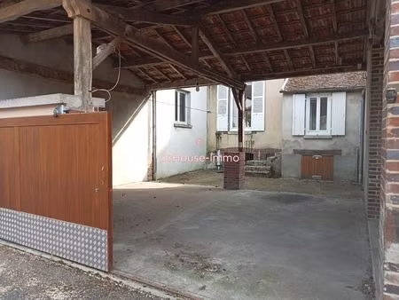 charmante maison mitoyenne de 6 pièces à gy-les-nonains avec garage