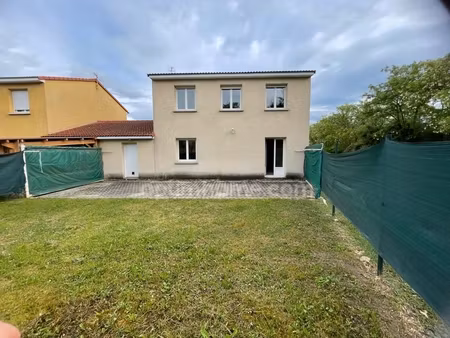 à savigneux  maison familiale de 115 m² avec 4 chambres  garage  jardin  à 5 minutes à pie