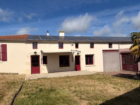 vouille les marais 85450 calme absolu magnifique propriete grand confort avec dependances 