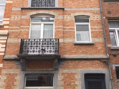 appartement 2 ch. etterbeek  parquet & cour