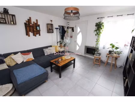 maison 2 chambres + 1 bureau