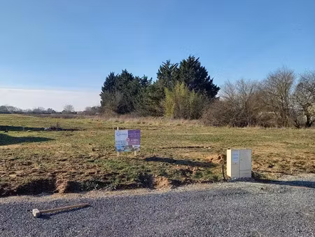 vente terrain 701 m² à le gua (17600)  87 345 €