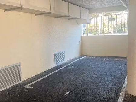 parking couvert résidence sécurisée